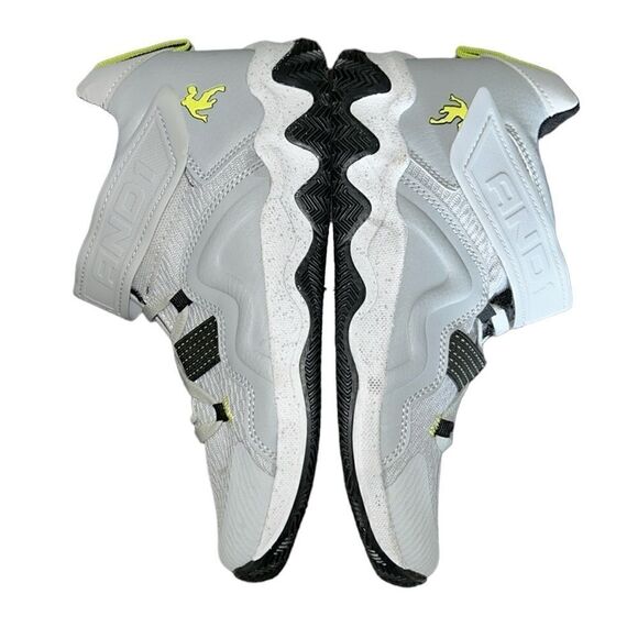 And1 Boys Gray Hightop Sneakers(Size 6) - Picture 2 of 7